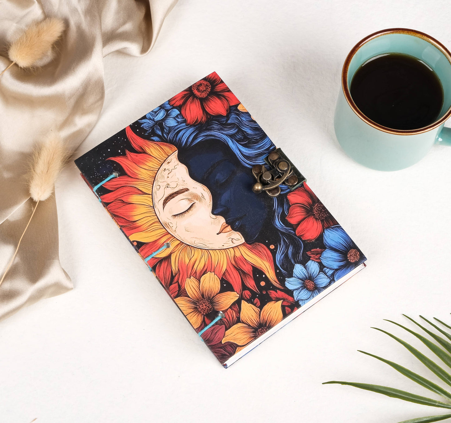 Päiväkirja- ja luonnosvihko nahkaisella hihnalukolla – Viivaton