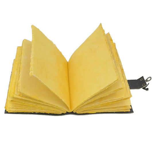 Käsintehty vintage-nahkapäiväkirja – Aurinko & Kuu (grimoire-tyyli, matkakokoinen)